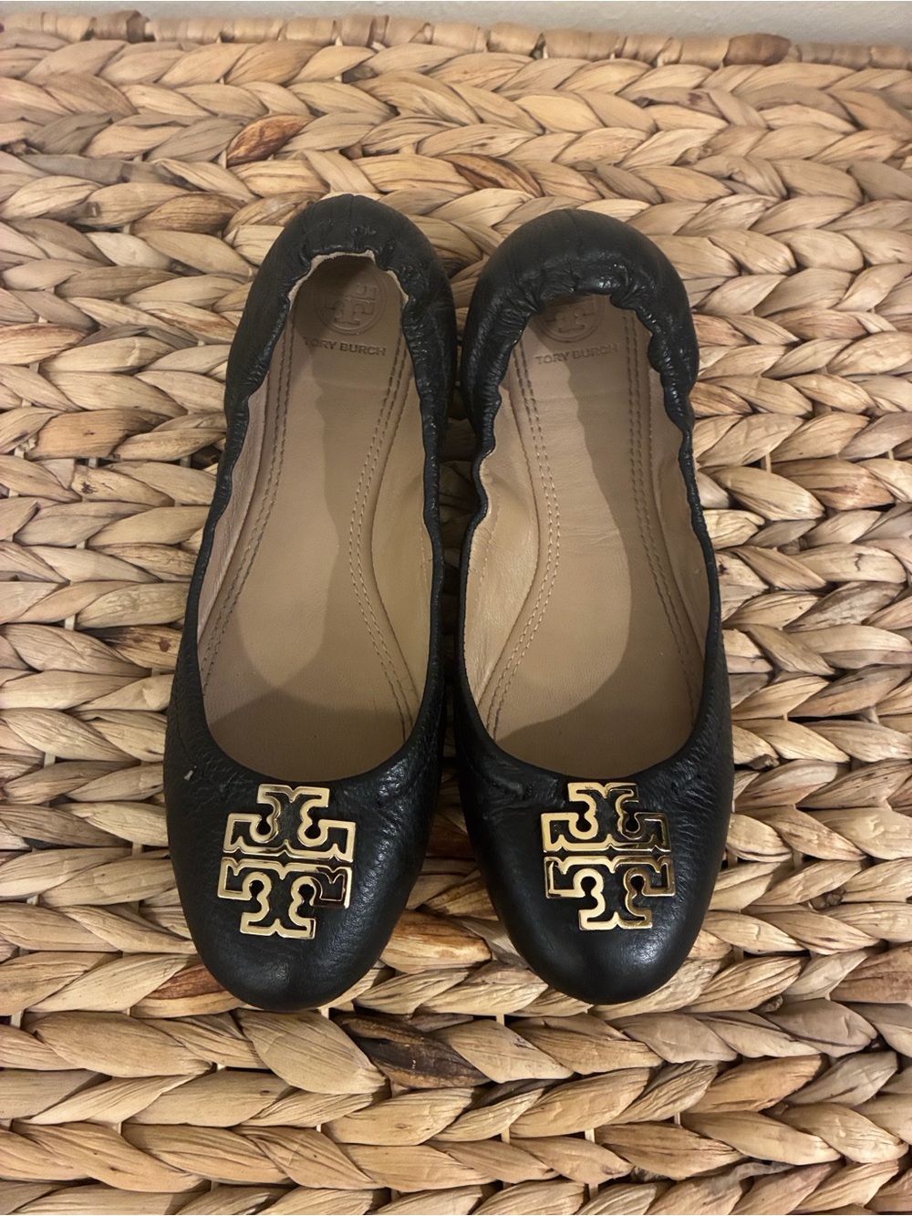 Tory Burch Black Leather Logo Ballet Flats with Gold Emblem, size 7.5